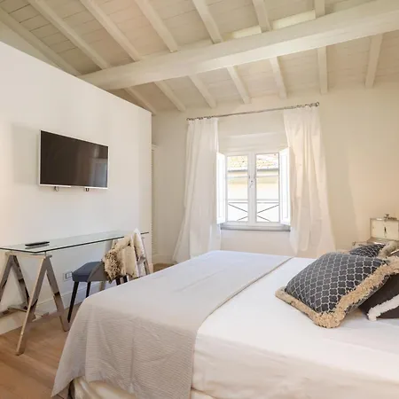 Hall Suites 3*