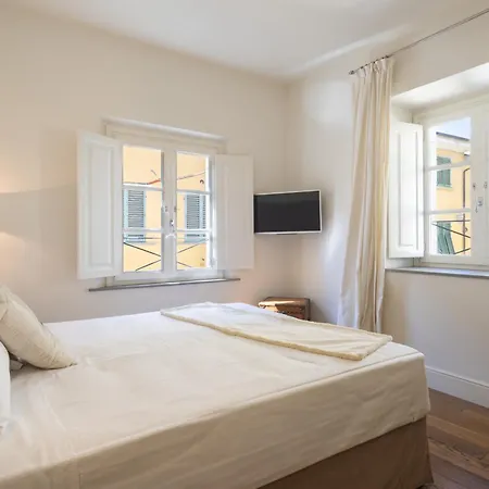 Hall Suites 3*
