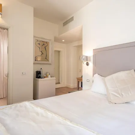Hall Suites