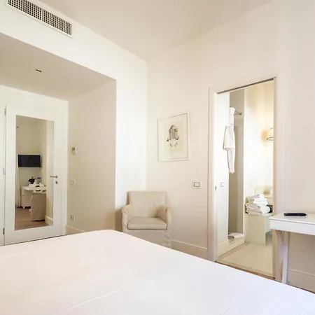 Hall Suites 3*
