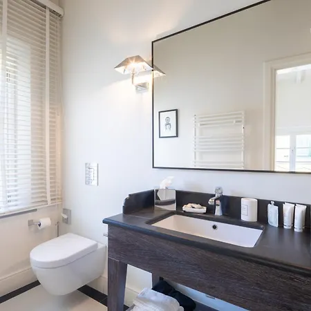 Hall Suites