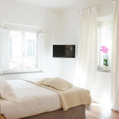 Hall Suites 3*