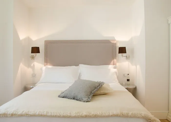 Hall Suites 3*